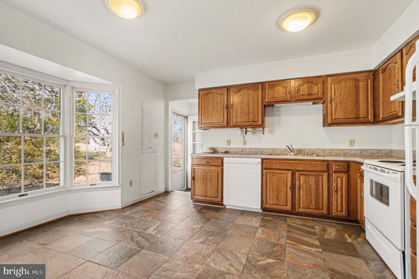 10807 MILLRIDGE LN, SPOTSYLVANIA, Virginia 22553, 4 Bedrooms Bedrooms, 9 Rooms Rooms,2 BathroomsBathrooms,Residential,For sale,10807 MILLRIDGE LN,VASP2039700 MLS # VASP2039700