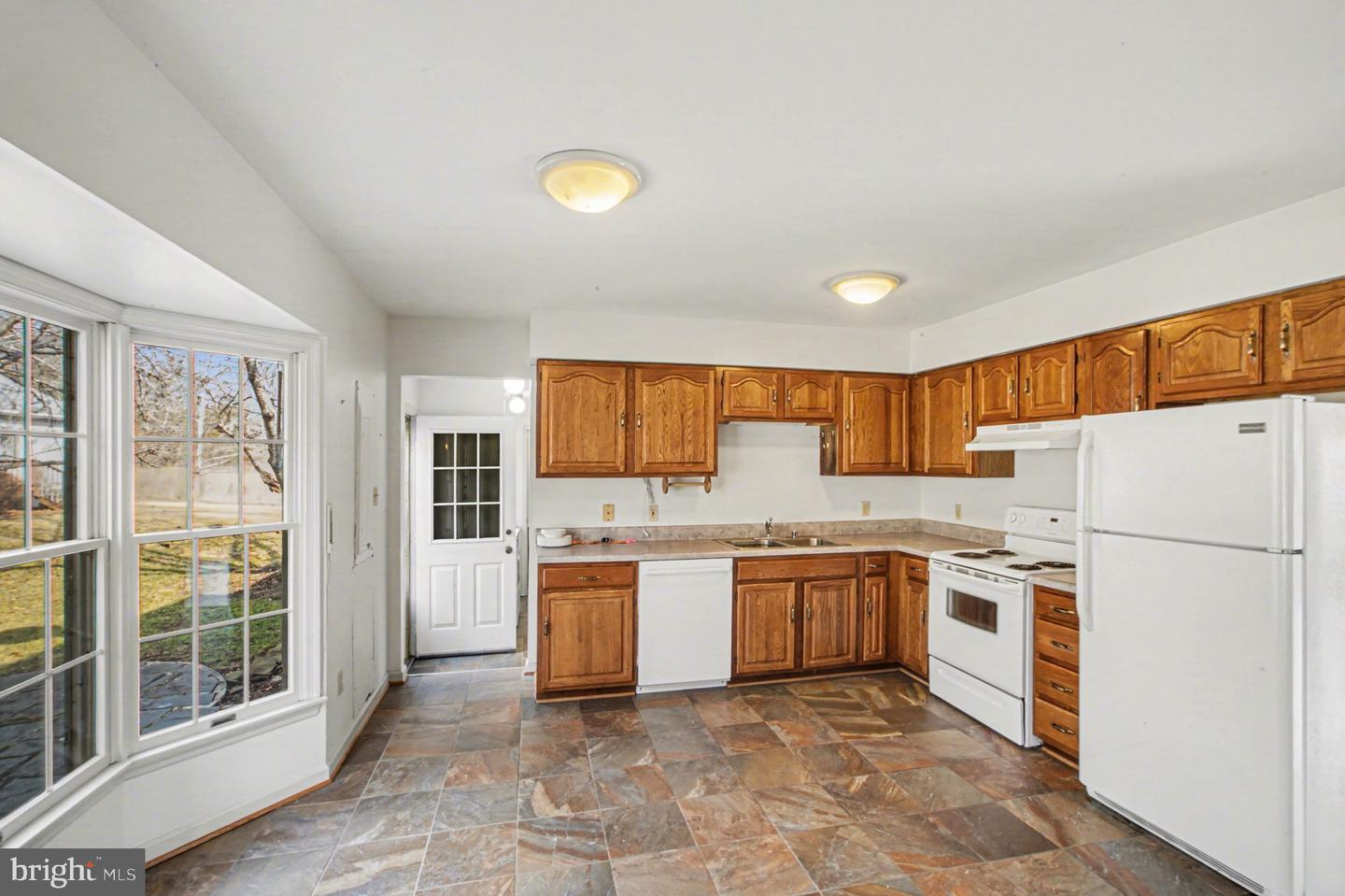 10807 MILLRIDGE LN, SPOTSYLVANIA, Virginia 22553, 4 Bedrooms Bedrooms, 9 Rooms Rooms,2 BathroomsBathrooms,Residential,For sale,10807 MILLRIDGE LN,VASP2039700 MLS # VASP2039700