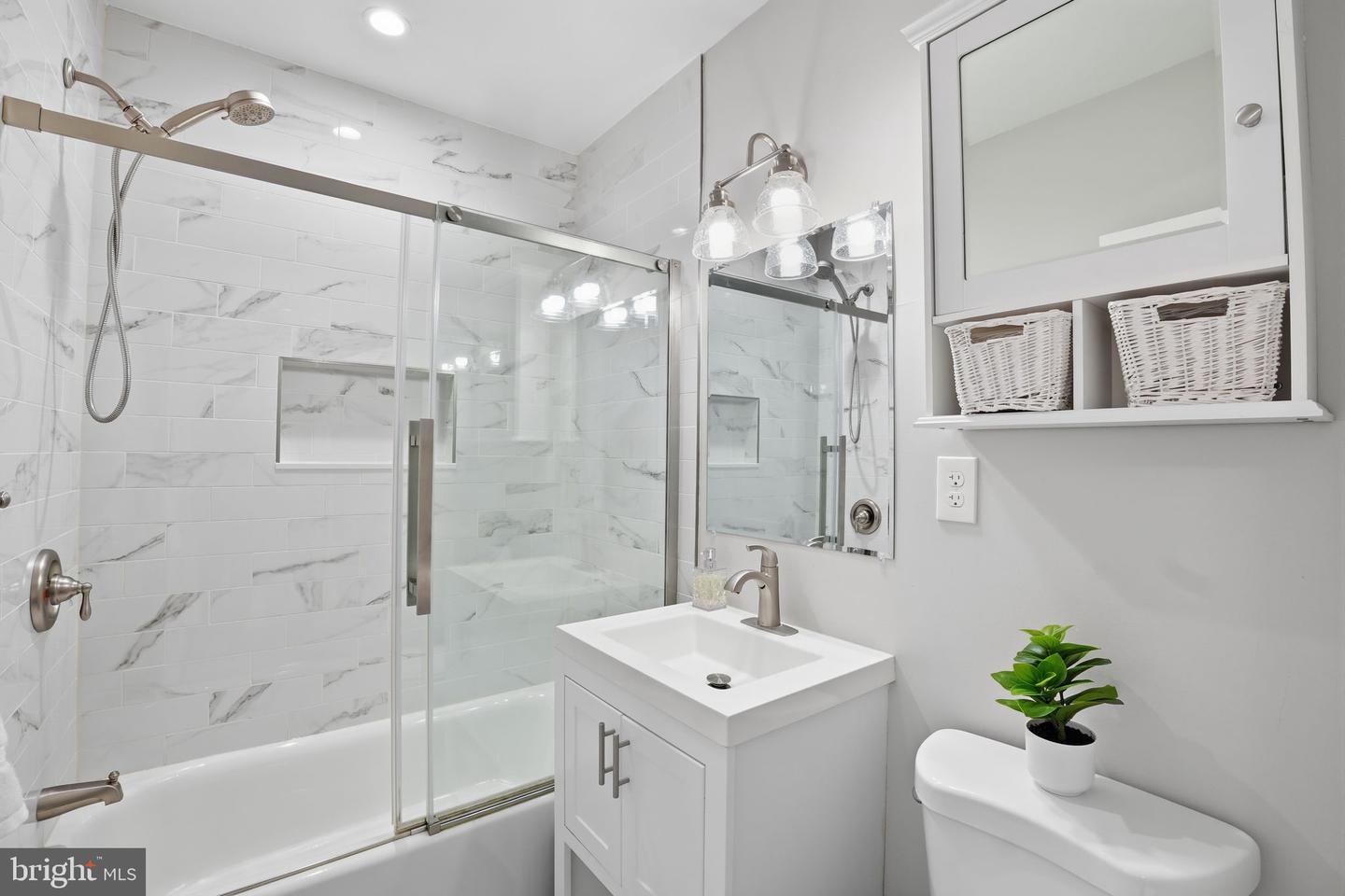 3803 W ST NW, WASHINGTON, District Of Columbia 20007, 3 Bedrooms Bedrooms, ,3 BathroomsBathrooms,Residential,For sale,3803 W ST NW,DCDC2248546 MLS # DCDC2248546