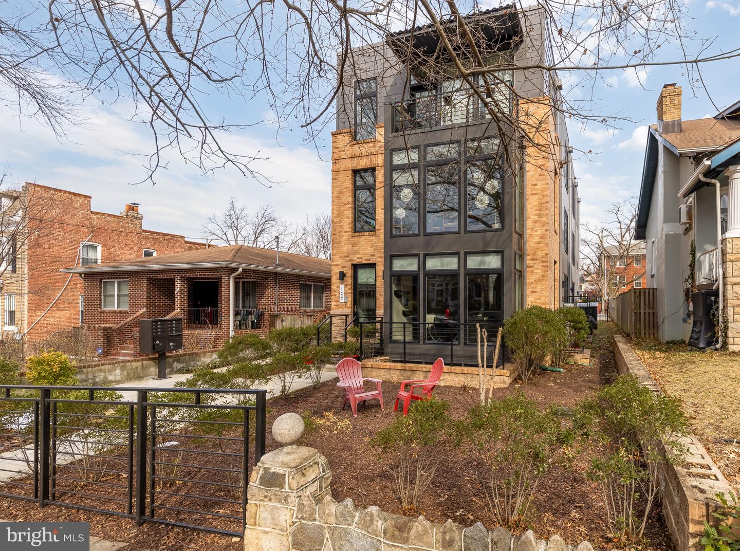 129 VARNUM ST NW #6, WASHINGTON, District Of Columbia 20011, 2 Bedrooms Bedrooms, ,2 BathroomsBathrooms,Residential,For sale,129 VARNUM ST NW #6,DCDC2248580 MLS # DCDC2248580