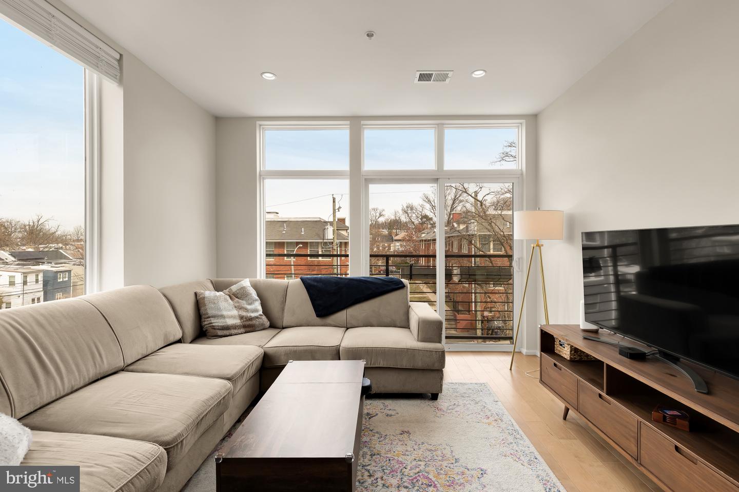 129 VARNUM ST NW #6, WASHINGTON, District Of Columbia 20011, 2 Bedrooms Bedrooms, ,2 BathroomsBathrooms,Residential,For sale,129 VARNUM ST NW #6,DCDC2248580 MLS # DCDC2248580