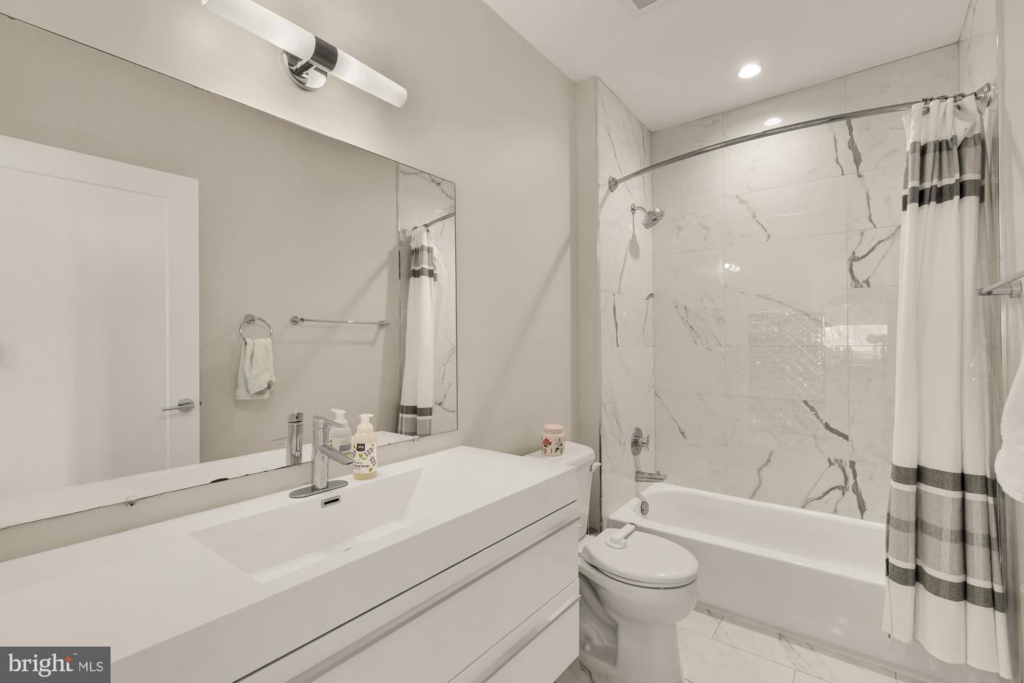 129 VARNUM ST NW #6, WASHINGTON, District Of Columbia 20011, 2 Bedrooms Bedrooms, ,2 BathroomsBathrooms,Residential,For sale,129 VARNUM ST NW #6,DCDC2248580 MLS # DCDC2248580
