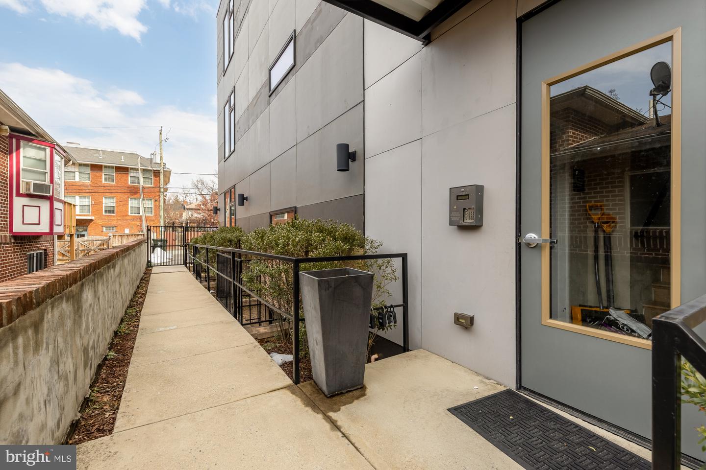 129 VARNUM ST NW #6, WASHINGTON, District Of Columbia 20011, 2 Bedrooms Bedrooms, ,2 BathroomsBathrooms,Residential,For sale,129 VARNUM ST NW #6,DCDC2248580 MLS # DCDC2248580