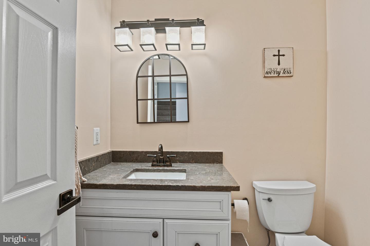 5200 HONEYSUCKLE CT, CENTREVILLE, Virginia 20120, 4 Bedrooms Bedrooms, ,3 BathroomsBathrooms,Residential,For sale,5200 HONEYSUCKLE CT,VAFX2293726 MLS # VAFX2293726