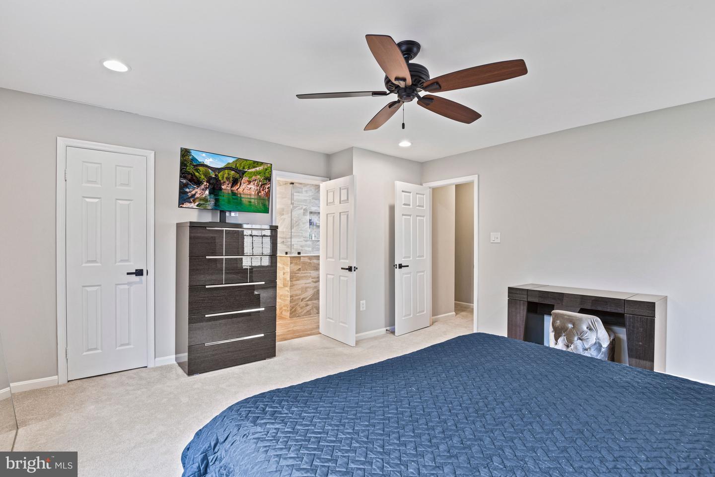 5200 HONEYSUCKLE CT, CENTREVILLE, Virginia 20120, 4 Bedrooms Bedrooms, ,3 BathroomsBathrooms,Residential,For sale,5200 HONEYSUCKLE CT,VAFX2293726 MLS # VAFX2293726