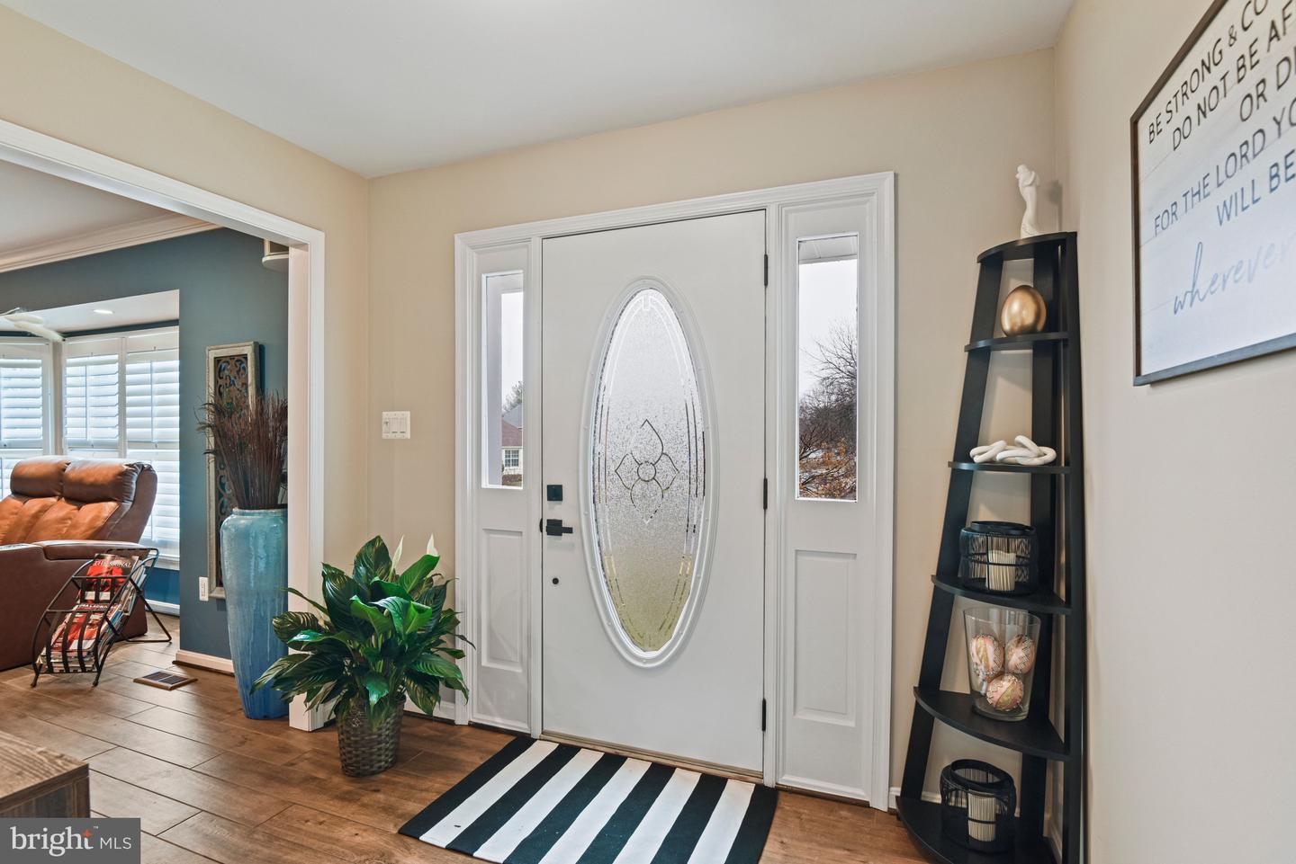 5200 HONEYSUCKLE CT, CENTREVILLE, Virginia 20120, 4 Bedrooms Bedrooms, ,3 BathroomsBathrooms,Residential,For sale,5200 HONEYSUCKLE CT,VAFX2293726 MLS # VAFX2293726