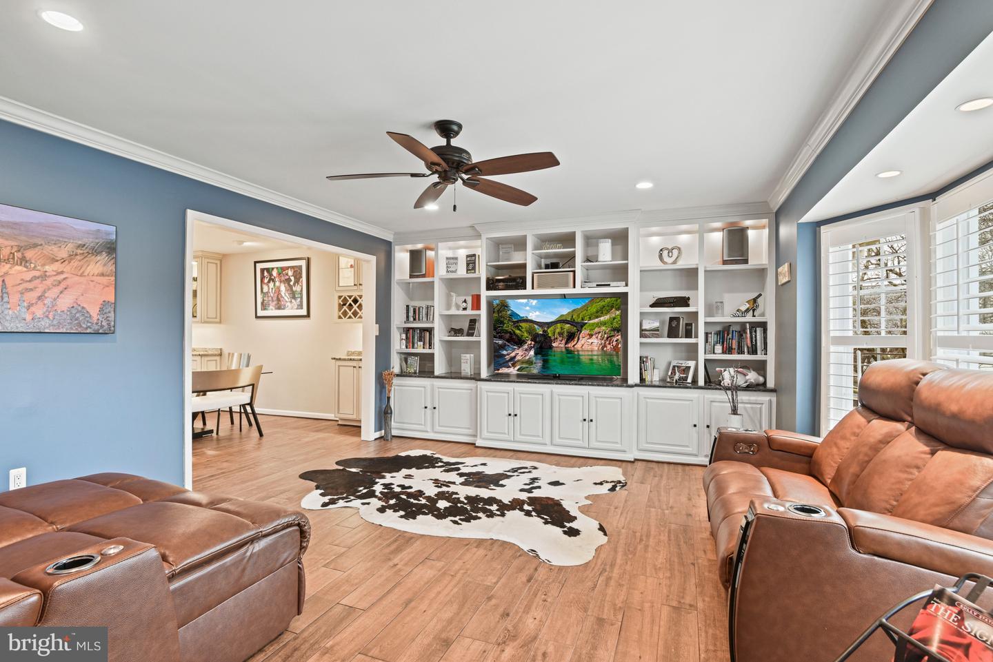 5200 HONEYSUCKLE CT, CENTREVILLE, Virginia 20120, 4 Bedrooms Bedrooms, ,3 BathroomsBathrooms,Residential,For sale,5200 HONEYSUCKLE CT,VAFX2293726 MLS # VAFX2293726