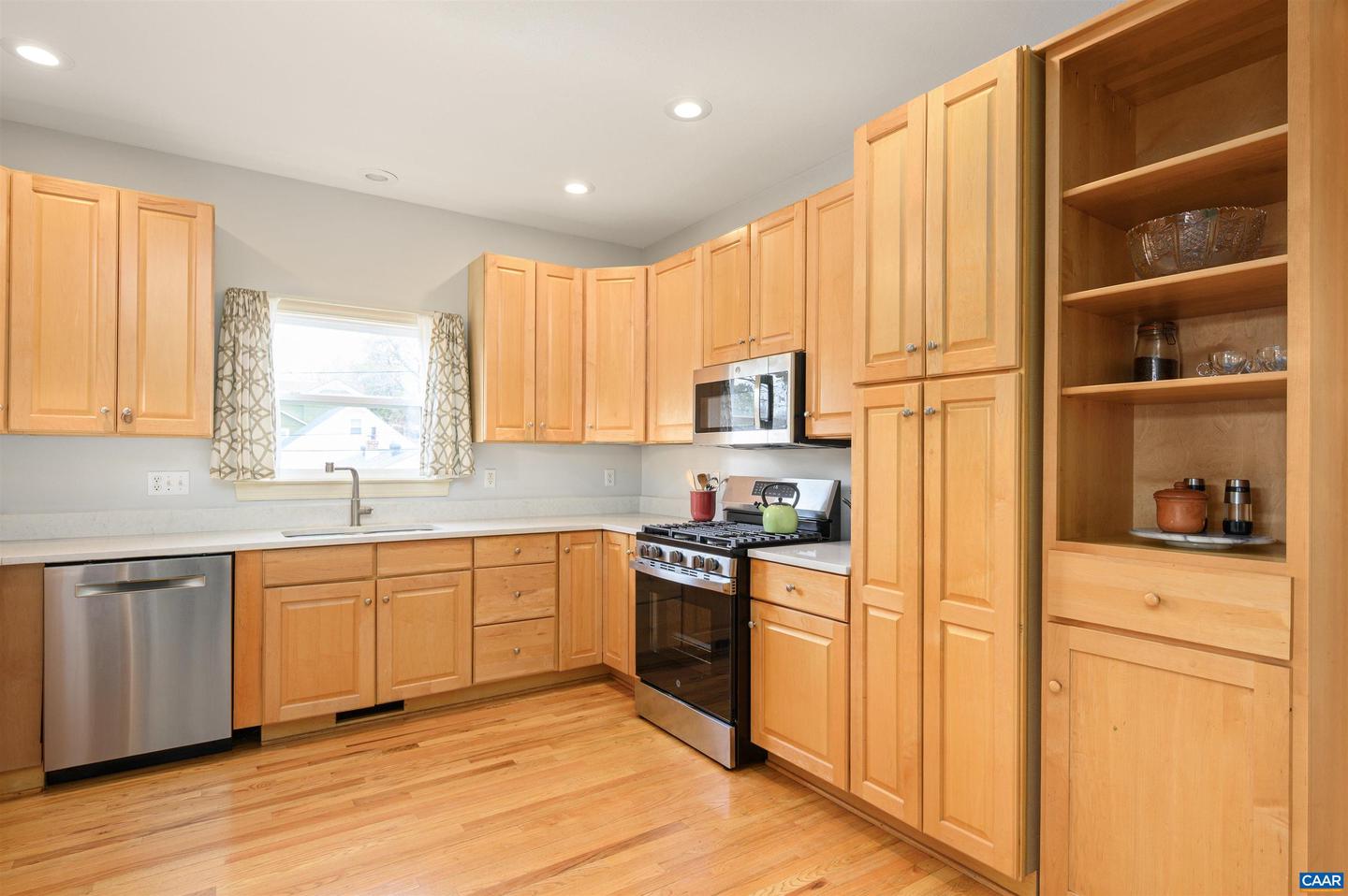 908 ELLIOTT AVE, CHARLOTTESVILLE, Virginia 22902, 4 Bedrooms Bedrooms, ,3 BathroomsBathrooms,Residential,For sale,908 ELLIOTT AVE,673886 MLS # 673886