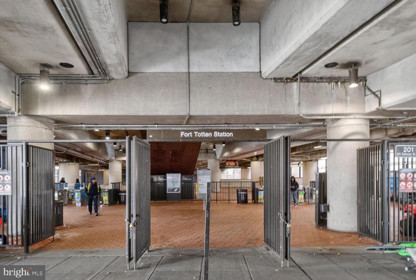 5040 1ST ST NW #302, WASHINGTON, District Of Columbia 20011, 2 Bedrooms Bedrooms, 7 Rooms Rooms,2 BathroomsBathrooms,Residential,For sale,5040 1ST ST NW #302,DCDC2248628 MLS # DCDC2248628