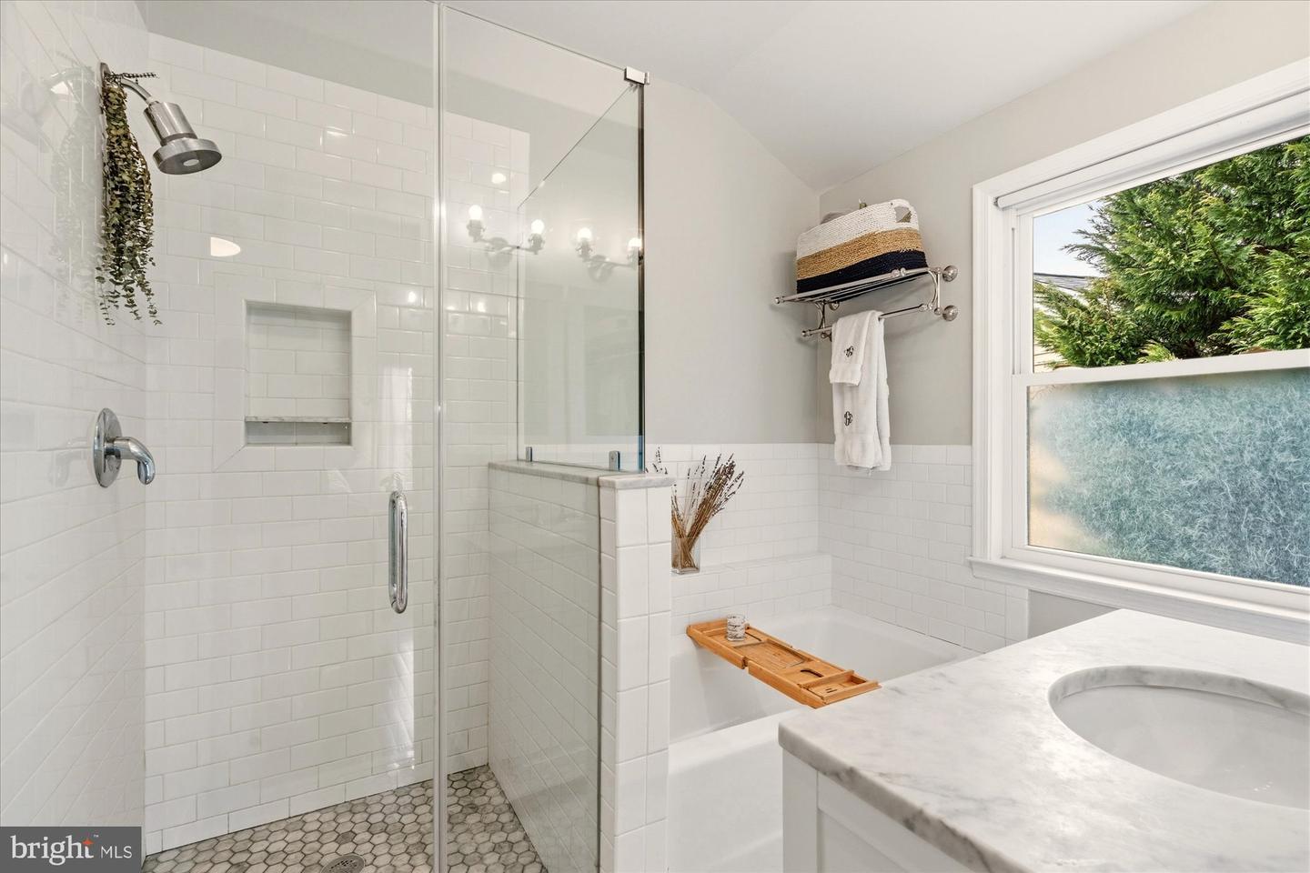 802 GRAND VIEW DR, ALEXANDRIA, Virginia 22305, 5 Bedrooms Bedrooms, ,3 BathroomsBathrooms,Residential,For sale,802 GRAND VIEW DR,VAAX2054714 MLS # VAAX2054714