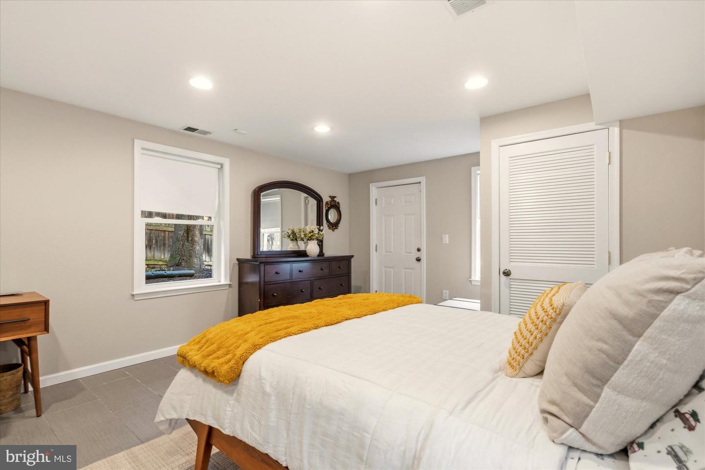 802 GRAND VIEW DR, ALEXANDRIA, Virginia 22305, 5 Bedrooms Bedrooms, ,3 BathroomsBathrooms,Residential,For sale,802 GRAND VIEW DR,VAAX2054714 MLS # VAAX2054714