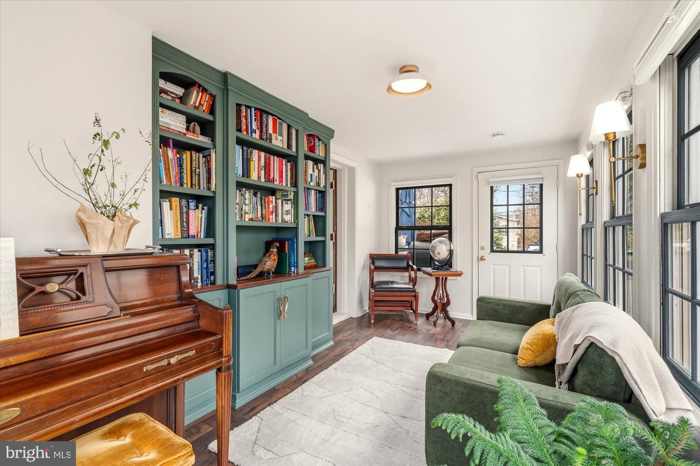 802 GRAND VIEW DR, ALEXANDRIA, Virginia 22305, 5 Bedrooms Bedrooms, ,3 BathroomsBathrooms,Residential,For sale,802 GRAND VIEW DR,VAAX2054714 MLS # VAAX2054714