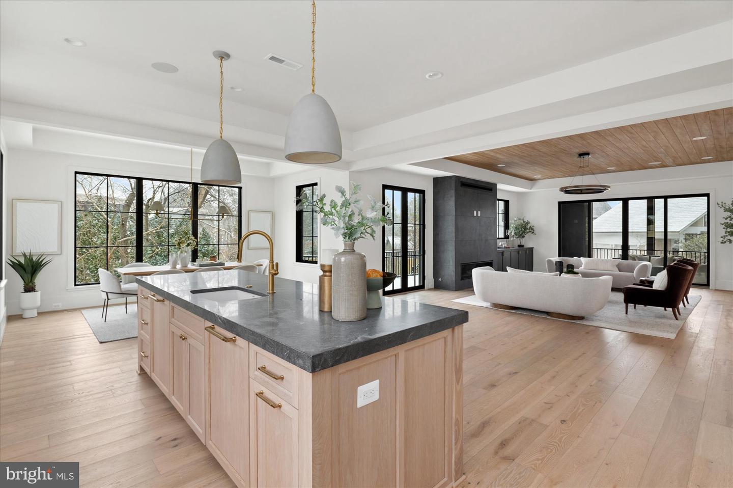 2231 N TUCKAHOE ST, FALLS CHURCH, Virginia 22043, 6 Bedrooms Bedrooms, ,6 BathroomsBathrooms,Residential,For sale,2231 N TUCKAHOE ST,VAFX2293788 MLS # VAFX2293788