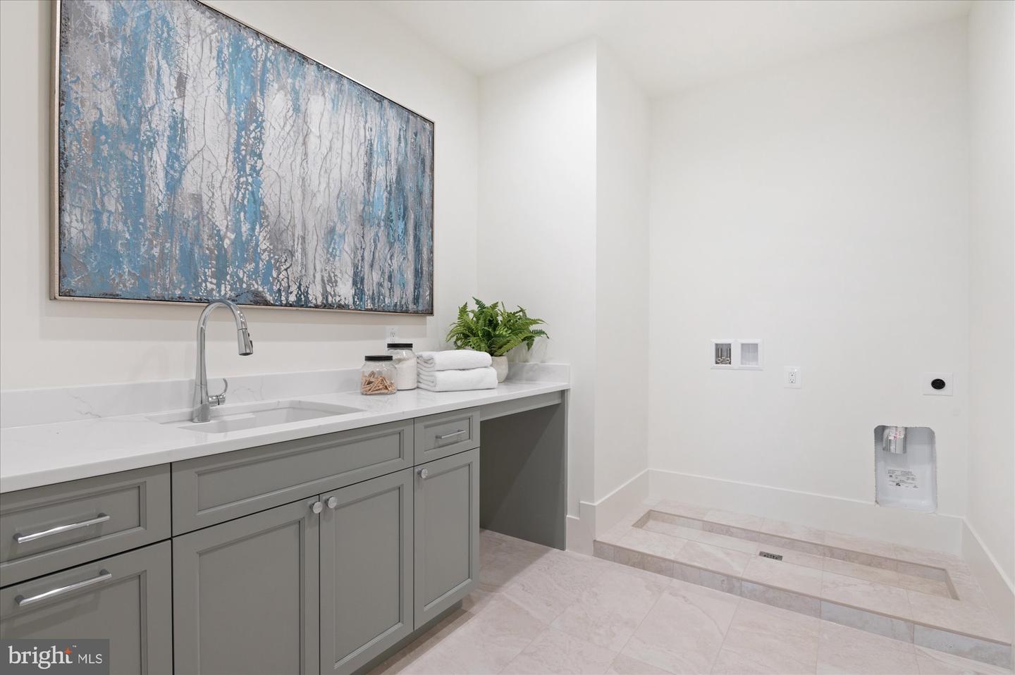 2231 N TUCKAHOE ST, FALLS CHURCH, Virginia 22043, 6 Bedrooms Bedrooms, ,6 BathroomsBathrooms,Residential,For sale,2231 N TUCKAHOE ST,VAFX2293788 MLS # VAFX2293788