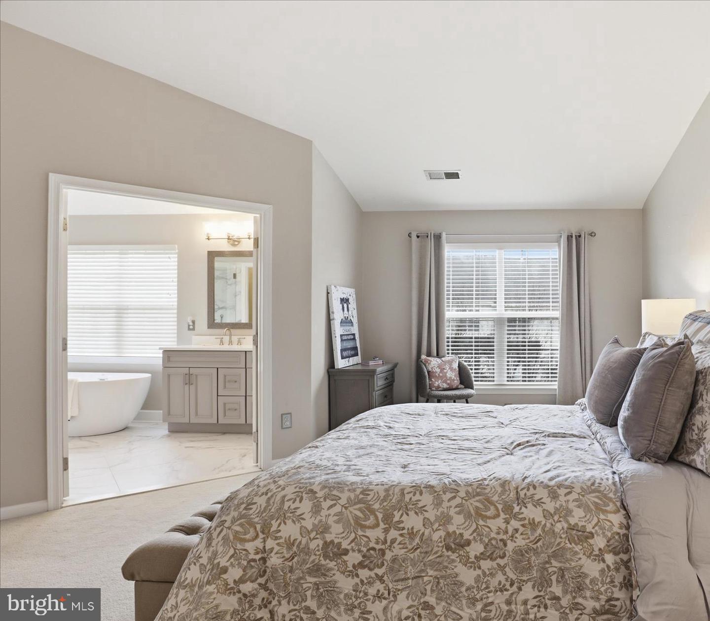 25524 CROSSFIELD DR, CHANTILLY, Virginia 20152, 3 Bedrooms Bedrooms, ,2 BathroomsBathrooms,Residential,For sale,25524 CROSSFIELD DR,VALO2117274 MLS # VALO2117274