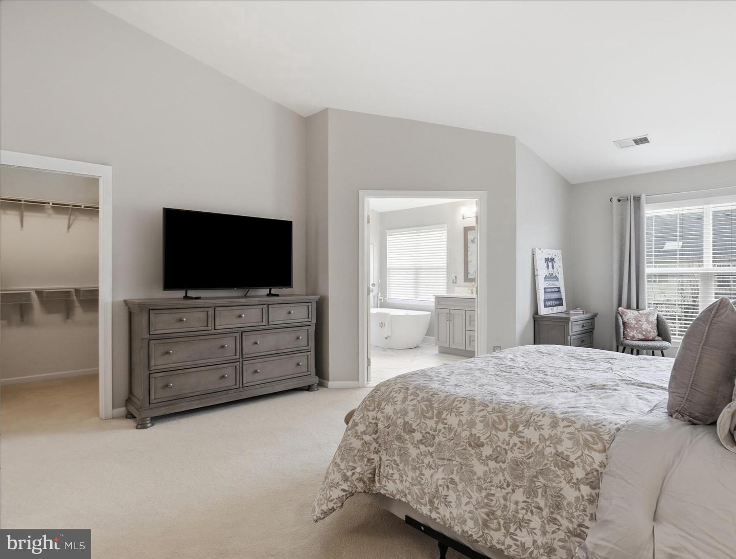 25524 CROSSFIELD DR, CHANTILLY, Virginia 20152, 3 Bedrooms Bedrooms, ,2 BathroomsBathrooms,Residential,For sale,25524 CROSSFIELD DR,VALO2117274 MLS # VALO2117274