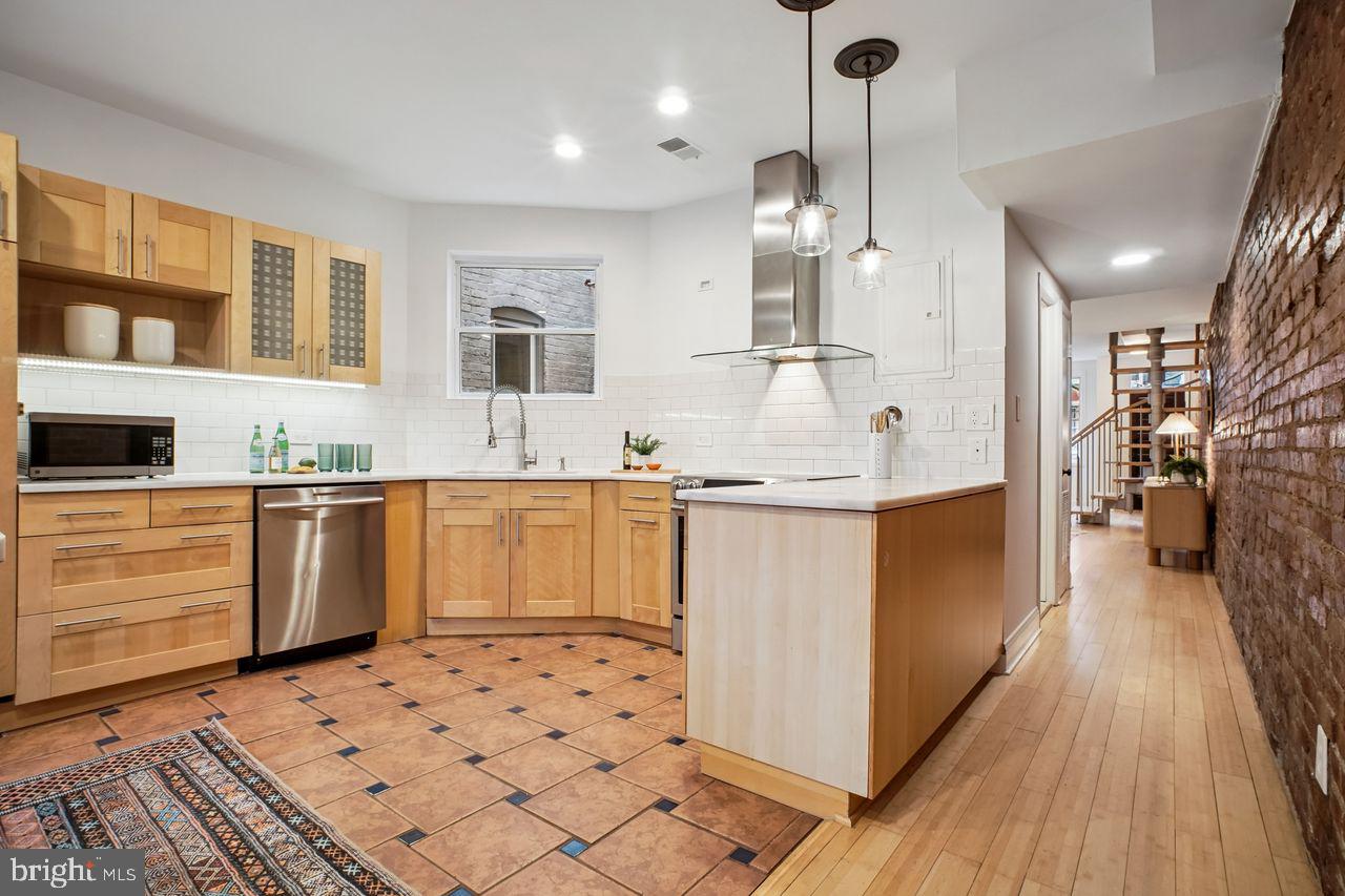 1227 DUNCAN PL NE, WASHINGTON, District Of Columbia 20002, 3 Bedrooms Bedrooms, ,2 BathroomsBathrooms,Residential,For sale,1227 DUNCAN PL NE,DCDC2248728 MLS # DCDC2248728