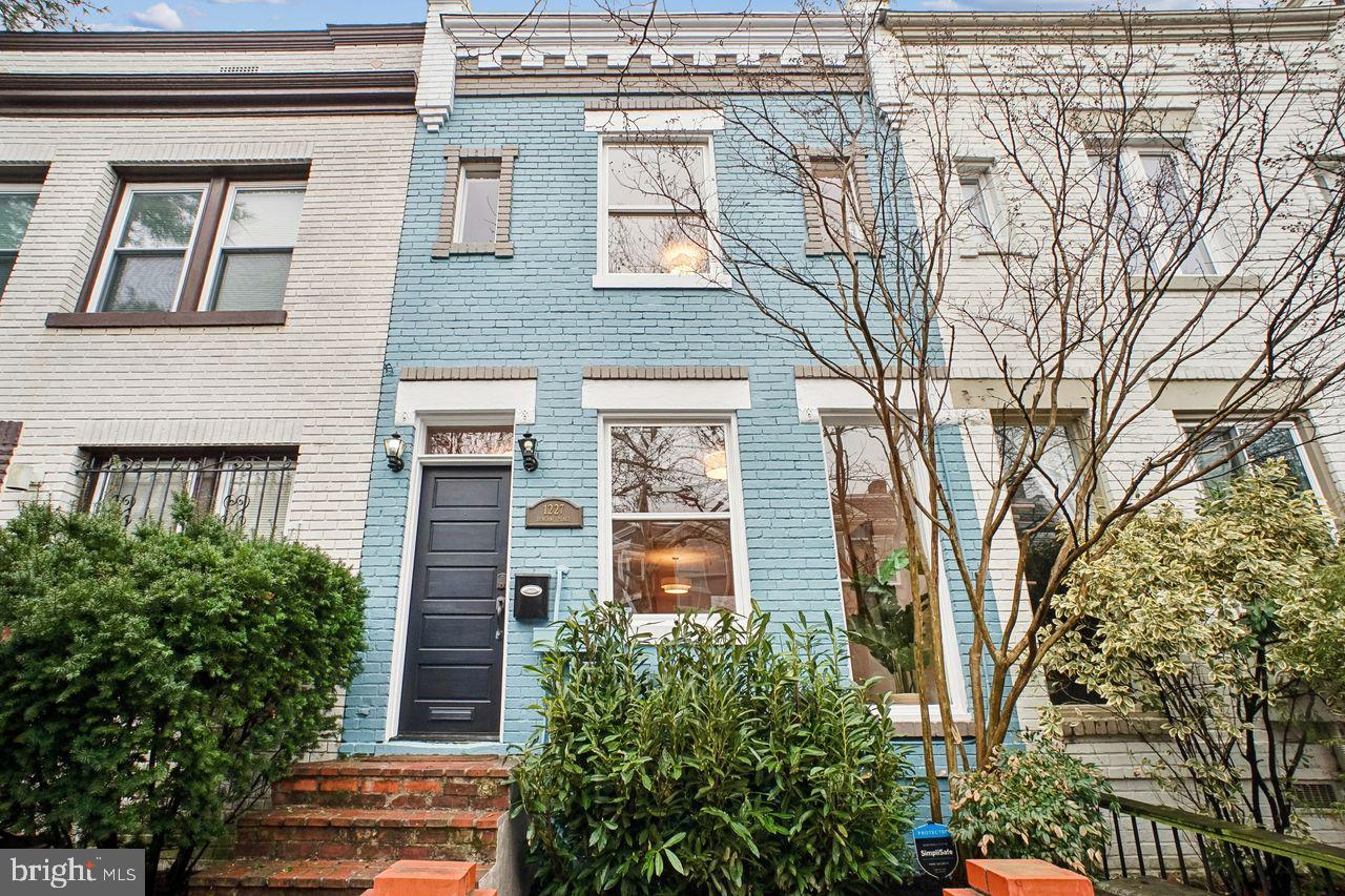 1227 DUNCAN PL NE, WASHINGTON, District Of Columbia 20002, 3 Bedrooms Bedrooms, ,2 BathroomsBathrooms,Residential,For sale,1227 DUNCAN PL NE,DCDC2248728 MLS # DCDC2248728