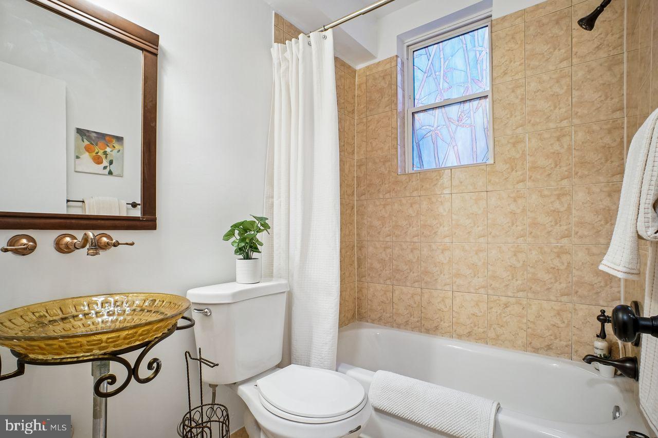 1227 DUNCAN PL NE, WASHINGTON, District Of Columbia 20002, 3 Bedrooms Bedrooms, ,2 BathroomsBathrooms,Residential,For sale,1227 DUNCAN PL NE,DCDC2248728 MLS # DCDC2248728