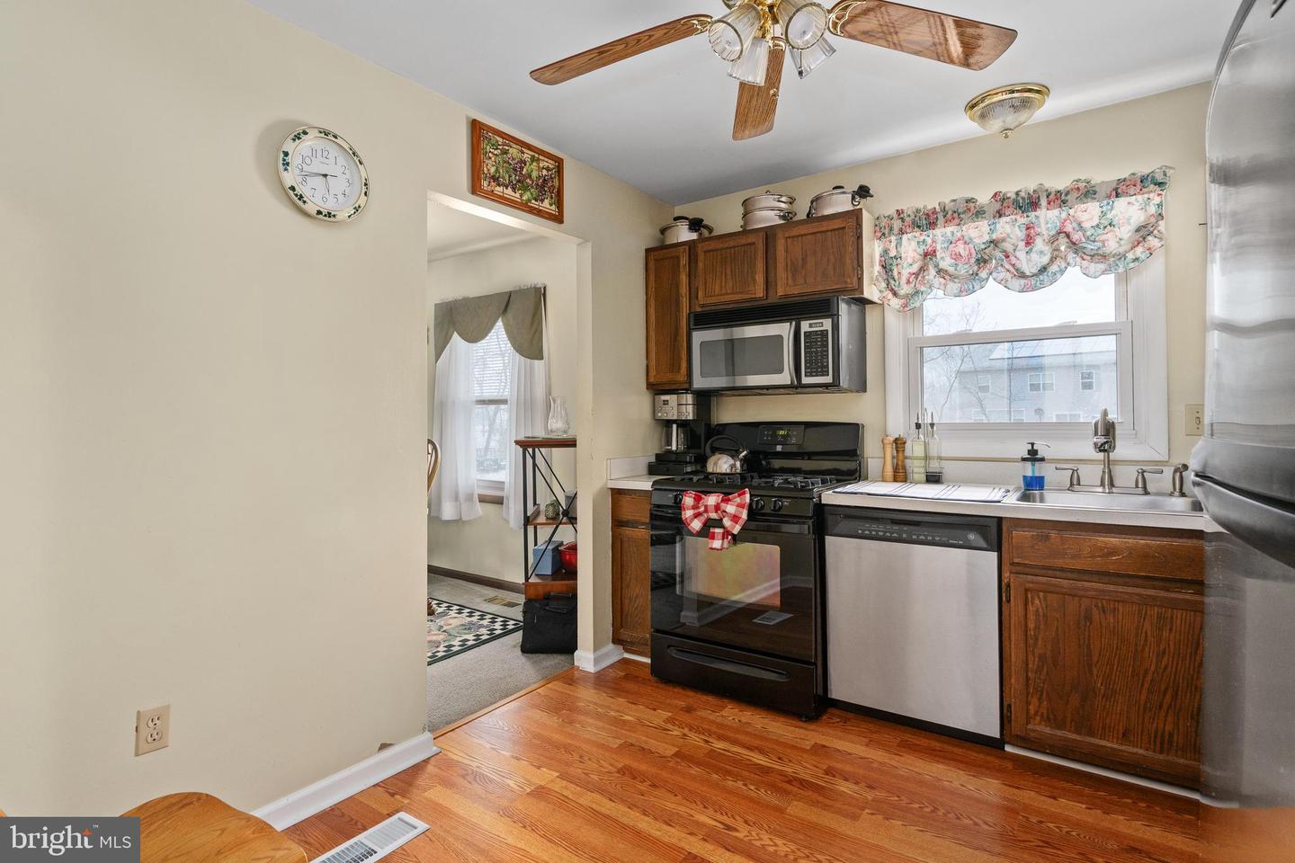 3304 WAVERLY DR, FREDERICKSBURG, Virginia 22407, 4 Bedrooms Bedrooms, ,2 BathroomsBathrooms,Residential,For sale,3304 WAVERLY DR,VASP2039720 MLS # VASP2039720