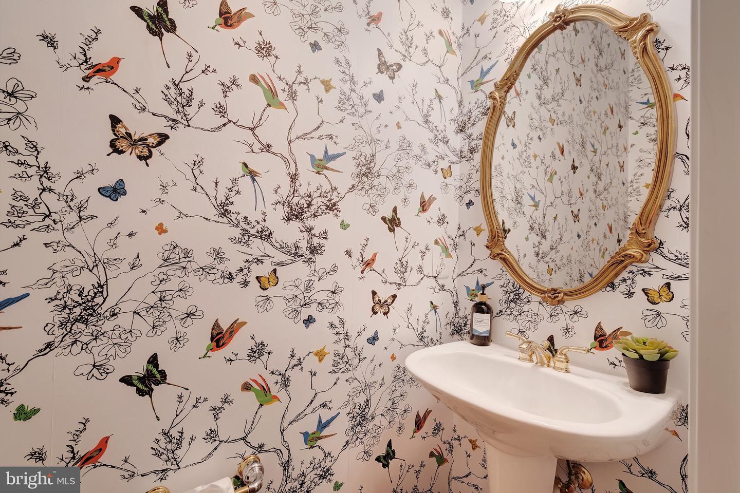 2619 AMANDA CT, VIENNA, Virginia 22180, 4 Bedrooms Bedrooms, ,3 BathroomsBathrooms,Residential,For sale,2619 AMANDA CT,VAFX2293894 MLS # VAFX2293894