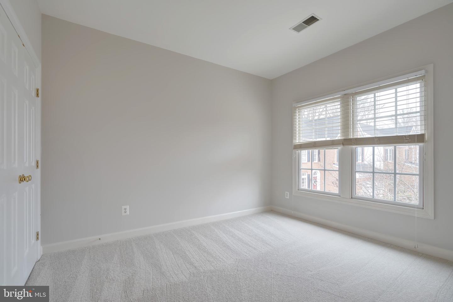 2619 AMANDA CT, VIENNA, Virginia 22180, 4 Bedrooms Bedrooms, ,3 BathroomsBathrooms,Residential,For sale,2619 AMANDA CT,VAFX2293894 MLS # VAFX2293894