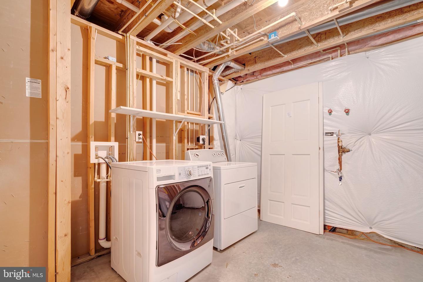 2619 AMANDA CT, VIENNA, Virginia 22180, 4 Bedrooms Bedrooms, ,3 BathroomsBathrooms,Residential,For sale,2619 AMANDA CT,VAFX2293894 MLS # VAFX2293894