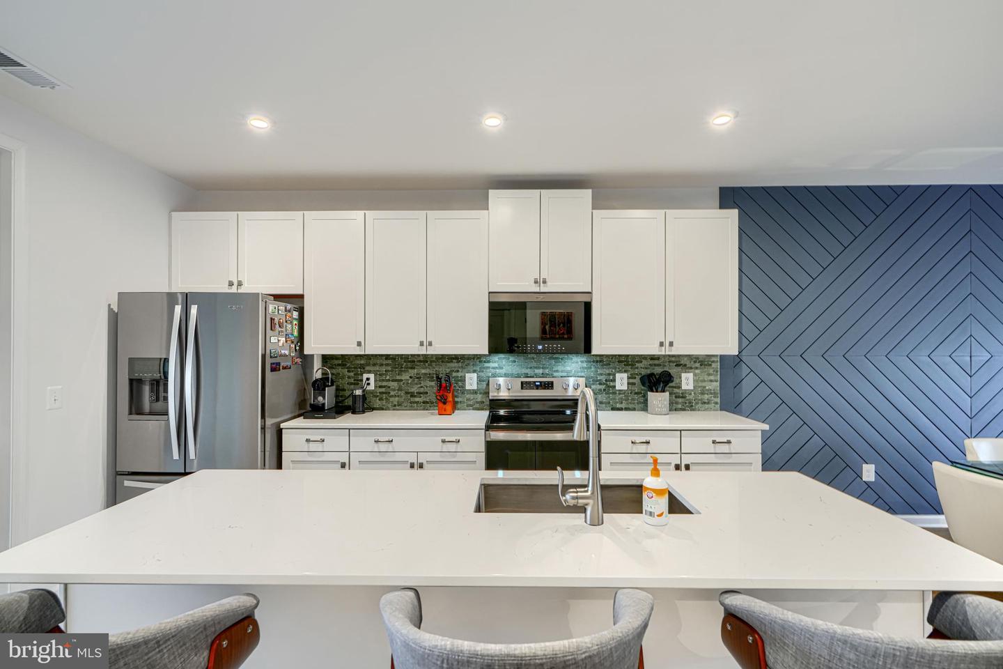 2596 NEABSCO COMMON PL, WOODBRIDGE, Virginia 22191, 3 Bedrooms Bedrooms, ,2 BathroomsBathrooms,Residential,For sale,2596 NEABSCO COMMON PL,VAPW2113698 MLS # VAPW2113698