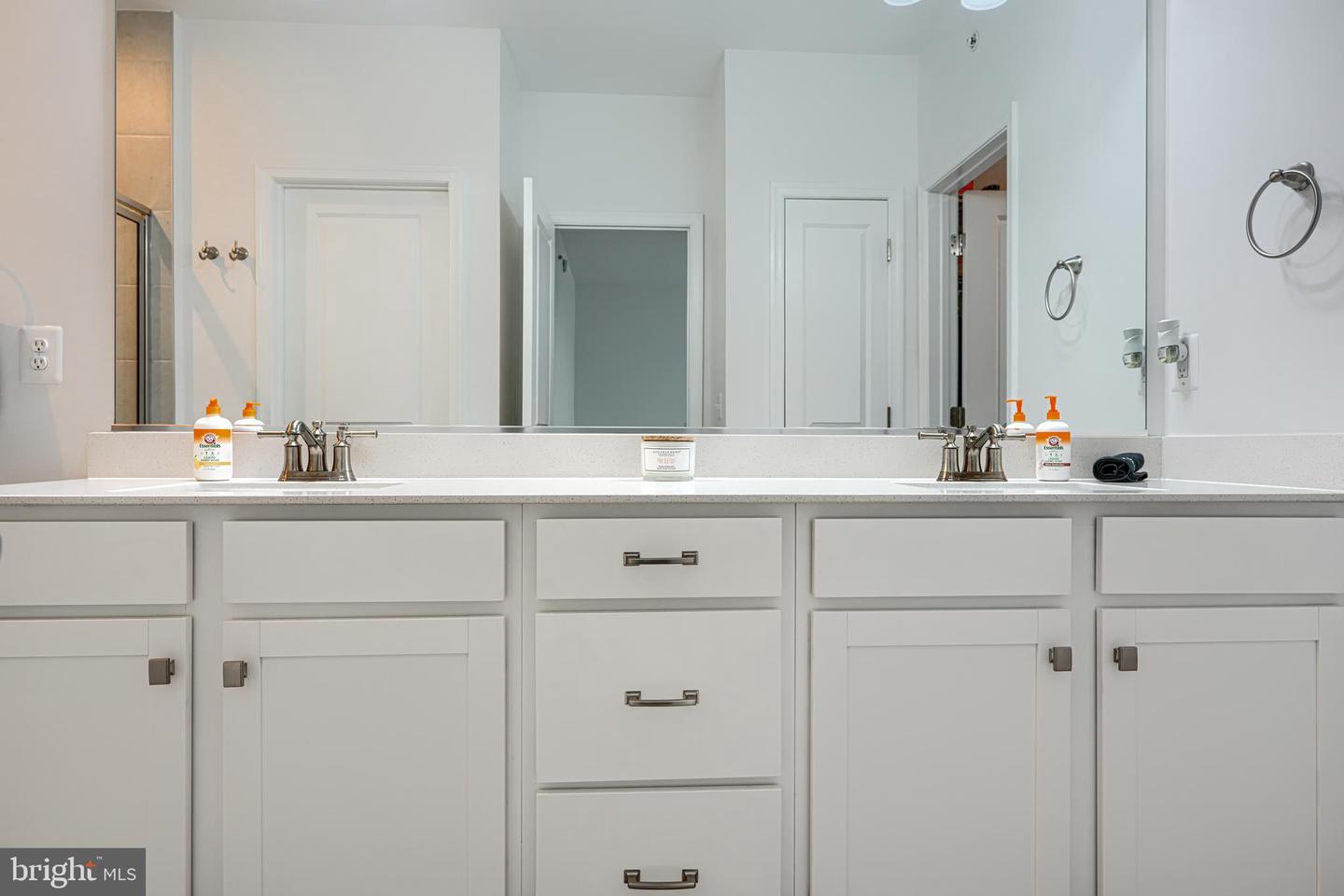 2596 NEABSCO COMMON PL, WOODBRIDGE, Virginia 22191, 3 Bedrooms Bedrooms, ,2 BathroomsBathrooms,Residential,For sale,2596 NEABSCO COMMON PL,VAPW2113698 MLS # VAPW2113698