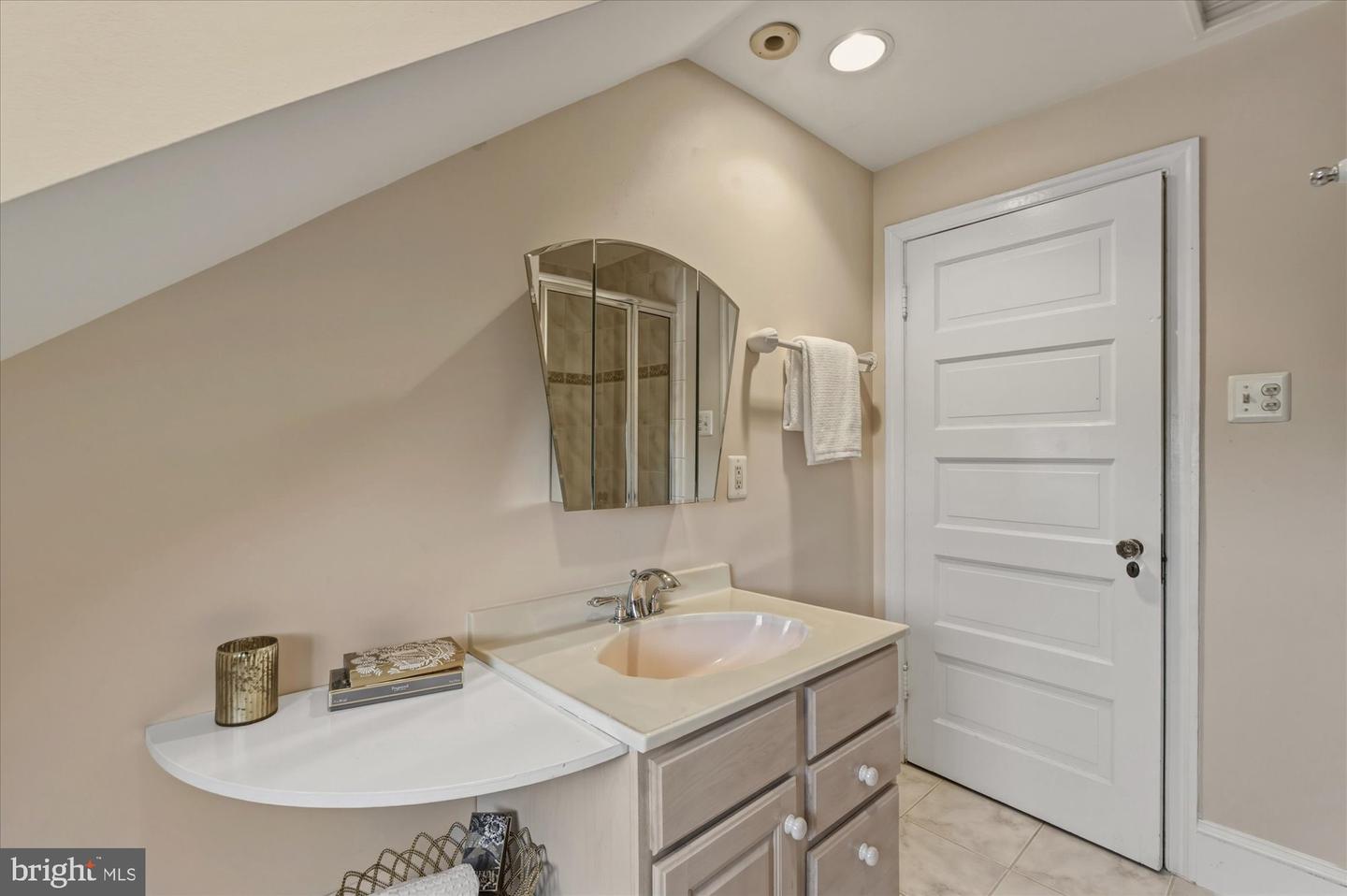 6108 VERNON TERRACE, ALEXANDRIA, Virginia 22307, 6 Bedrooms Bedrooms, 14 Rooms Rooms,4 BathroomsBathrooms,Residential,For sale,6108 VERNON TERRACE,VAFX2293918 MLS # VAFX2293918