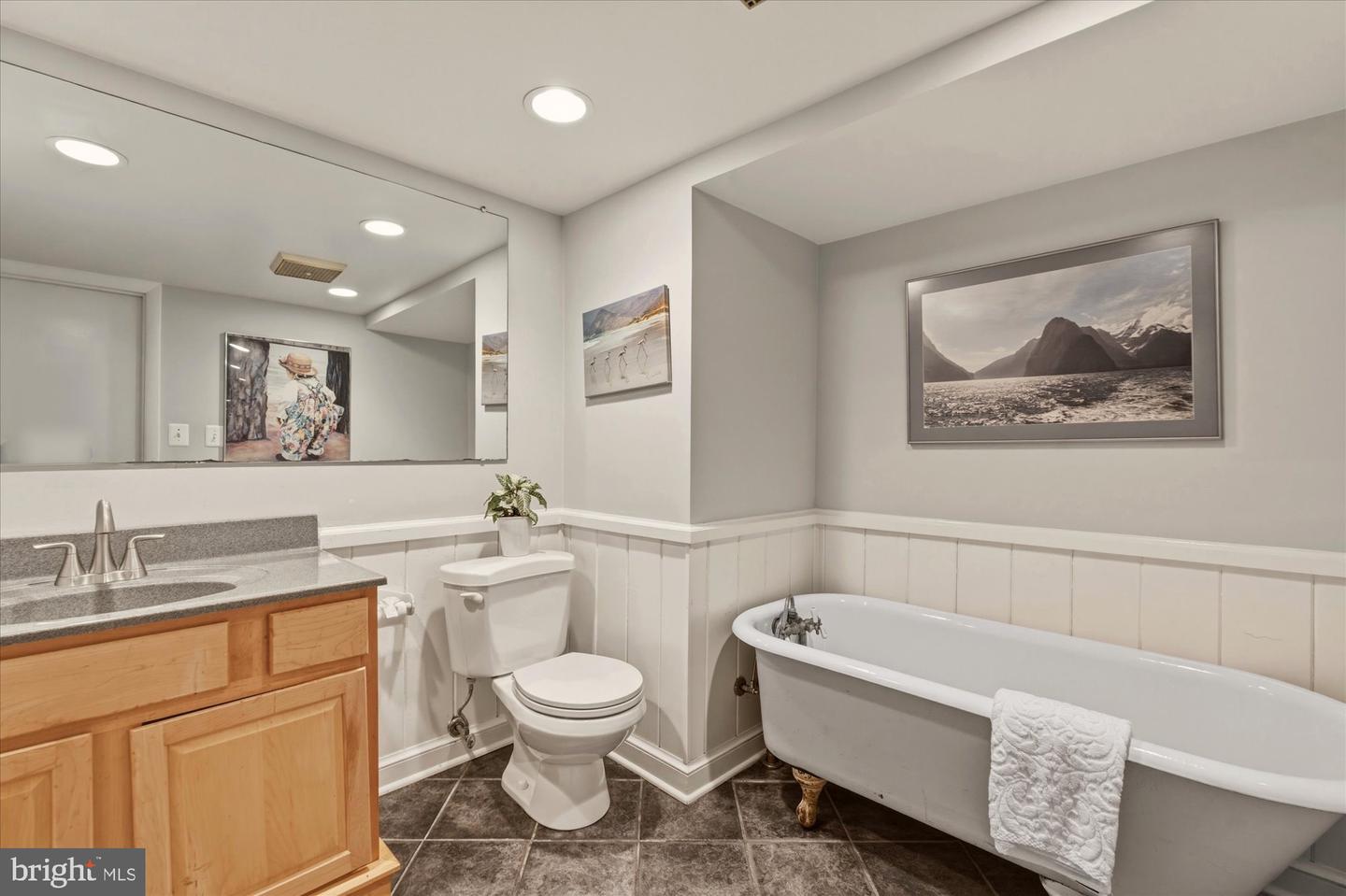 6108 VERNON TERRACE, ALEXANDRIA, Virginia 22307, 6 Bedrooms Bedrooms, 14 Rooms Rooms,4 BathroomsBathrooms,Residential,For sale,6108 VERNON TERRACE,VAFX2293918 MLS # VAFX2293918