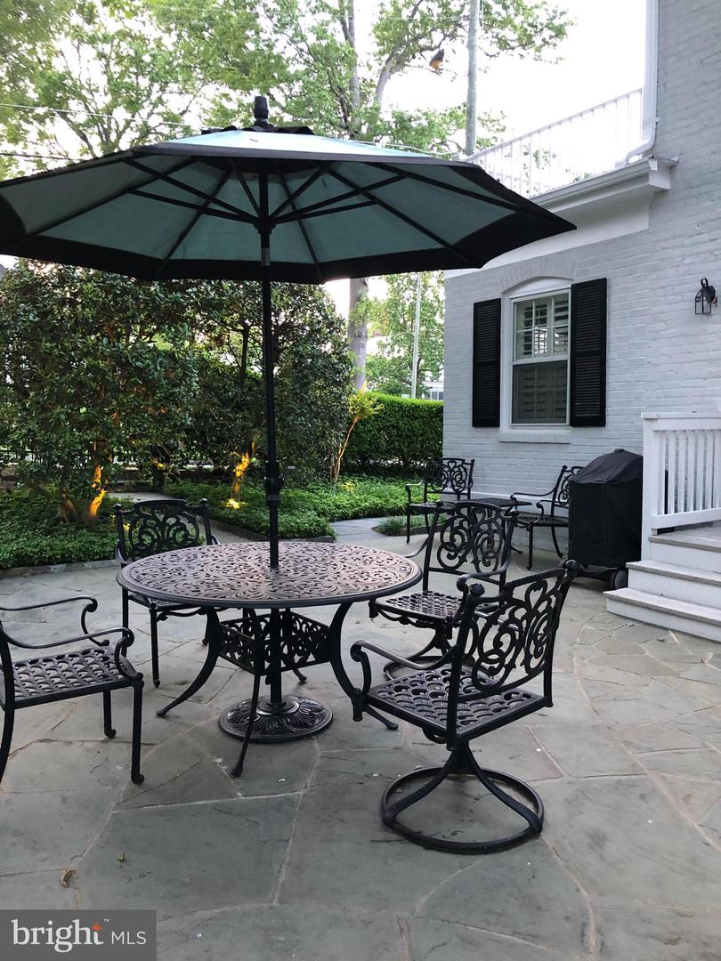 6108 VERNON TERRACE, ALEXANDRIA, Virginia 22307, 6 Bedrooms Bedrooms, 14 Rooms Rooms,4 BathroomsBathrooms,Residential,For sale,6108 VERNON TERRACE,VAFX2293918 MLS # VAFX2293918