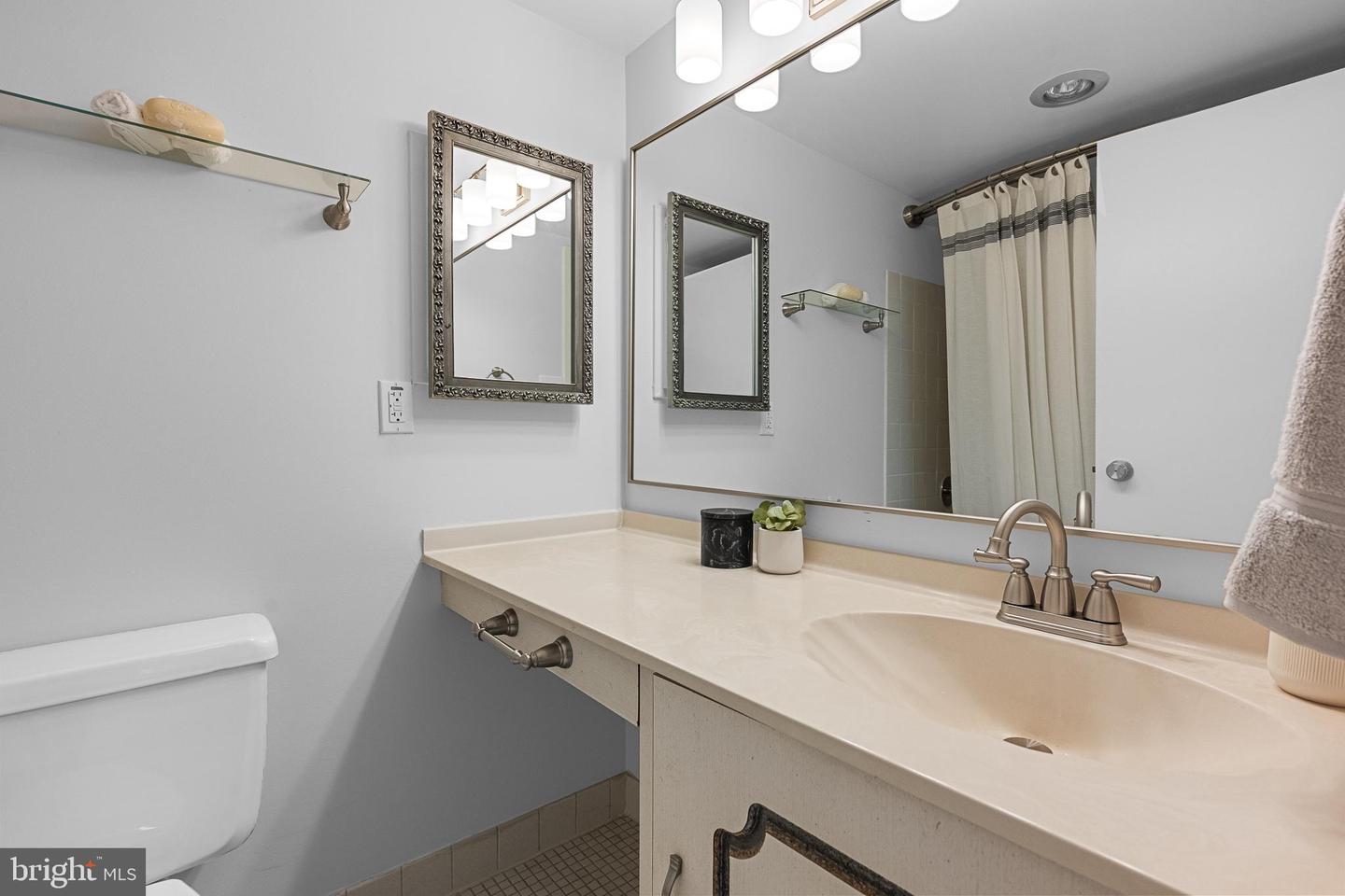 2300 PIMMIT DR #112, FALLS CHURCH, Virginia 22043, 2 Bedrooms Bedrooms, 5 Rooms Rooms,2 BathroomsBathrooms,Residential,For sale,2300 PIMMIT DR #112,VAFX2293936 MLS # VAFX2293936