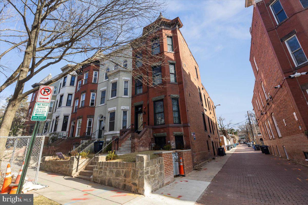 3169 18TH ST NW, WASHINGTON, District Of Columbia 20010, 5 Bedrooms Bedrooms, ,4 BathroomsBathrooms,Residential,For sale,3169 18TH ST NW,DCDC2248930 MLS # DCDC2248930