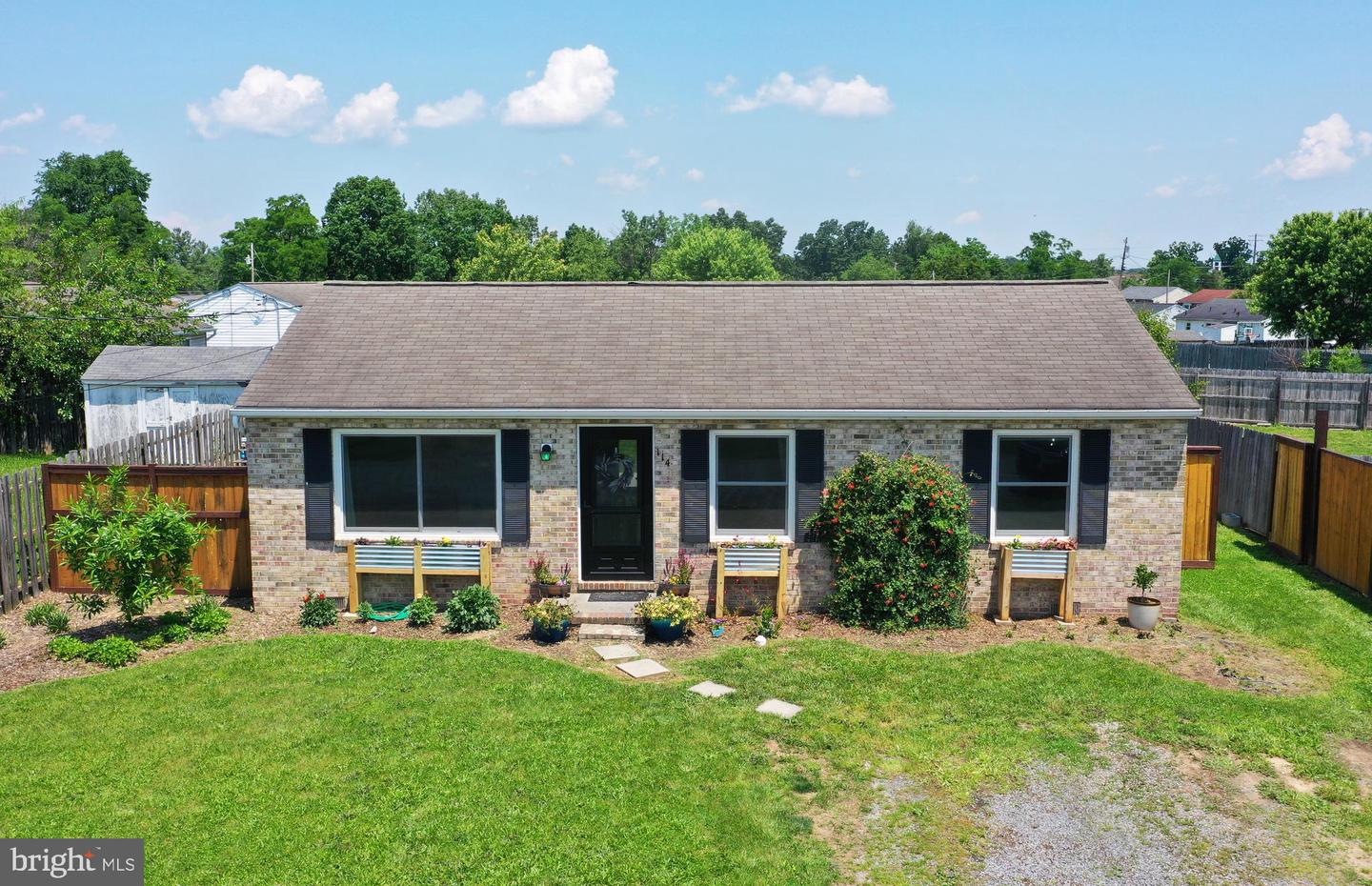 114 GREEN PARK DR, WINCHESTER, Virginia 22602, 3 Bedrooms Bedrooms, ,1 BathroomBathrooms,Residential,For sale,114 GREEN PARK DR,VAFV2039950 MLS # VAFV2039950