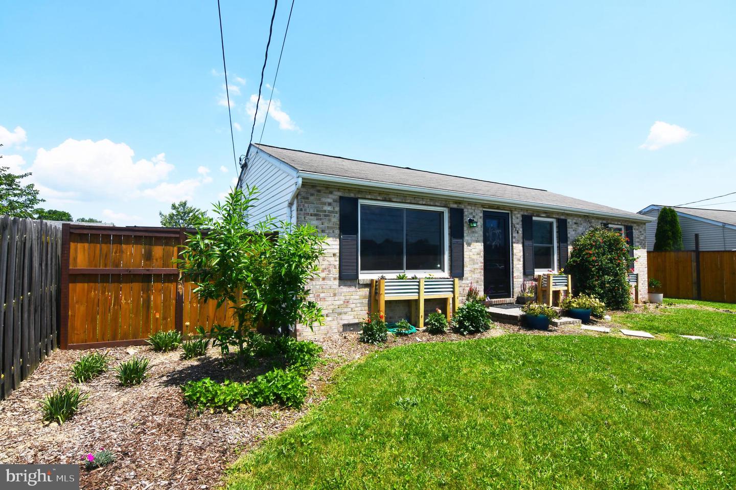 114 GREEN PARK DR, WINCHESTER, Virginia 22602, 3 Bedrooms Bedrooms, ,1 BathroomBathrooms,Residential,For sale,114 GREEN PARK DR,VAFV2039950 MLS # VAFV2039950