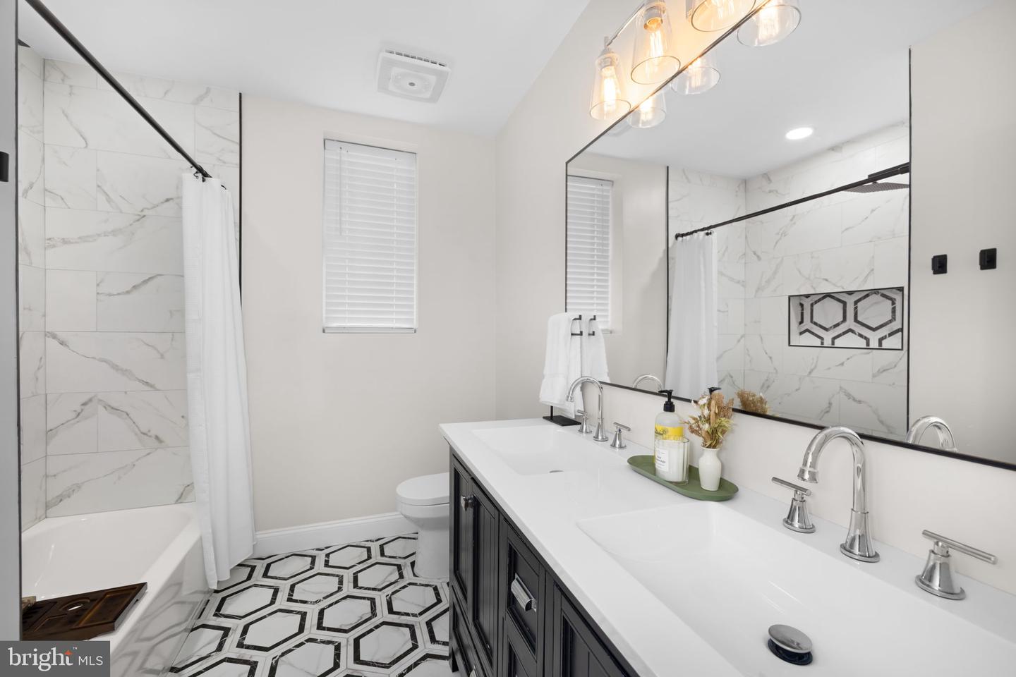 2205 E RANDOLPH AVE, ALEXANDRIA, Virginia 22301, 3 Bedrooms Bedrooms, ,2 BathroomsBathrooms,Residential,For sale,2205 E RANDOLPH AVE,VAAX2054788 MLS # VAAX2054788