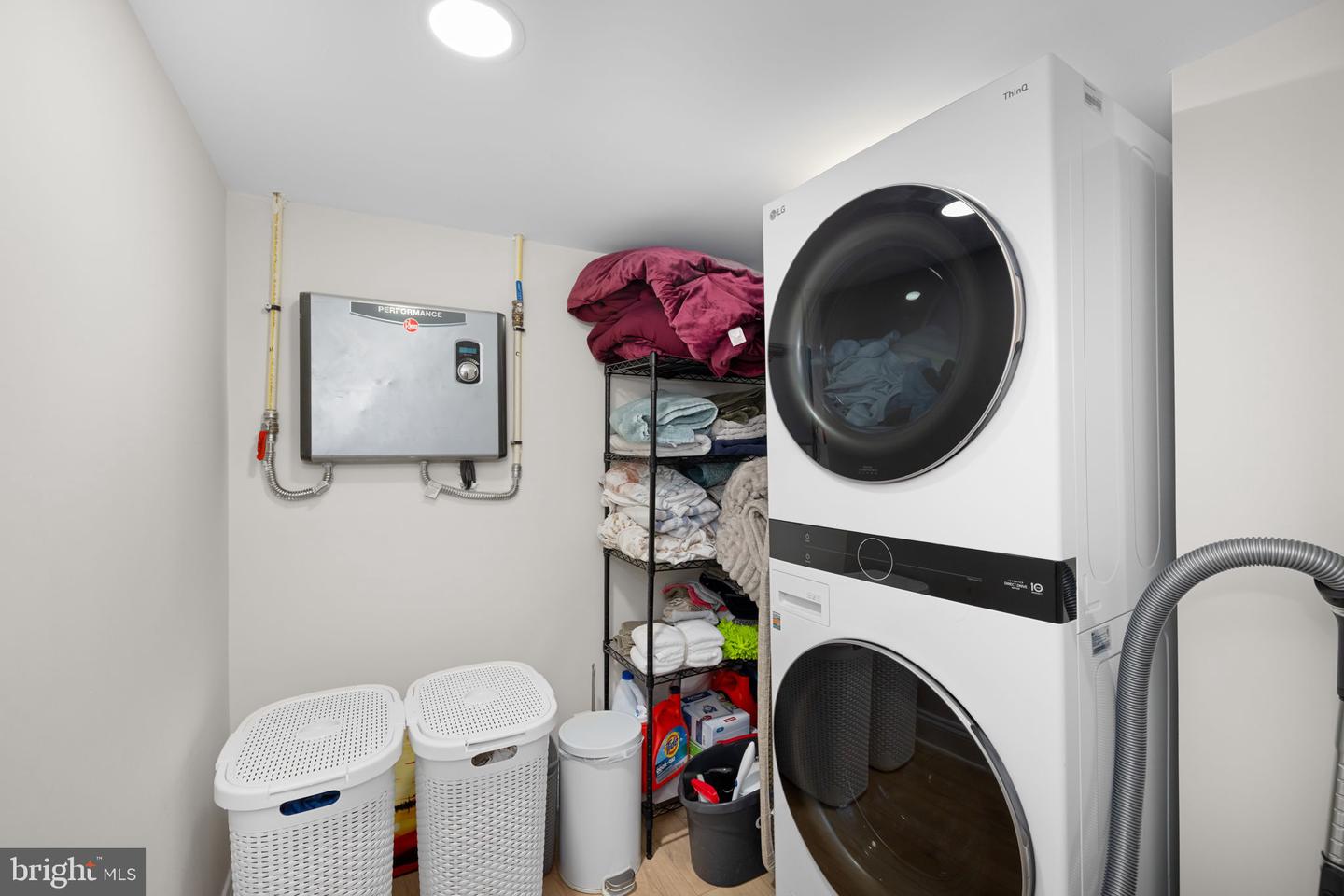 2205 E RANDOLPH AVE, ALEXANDRIA, Virginia 22301, 3 Bedrooms Bedrooms, ,2 BathroomsBathrooms,Residential,For sale,2205 E RANDOLPH AVE,VAAX2054788 MLS # VAAX2054788