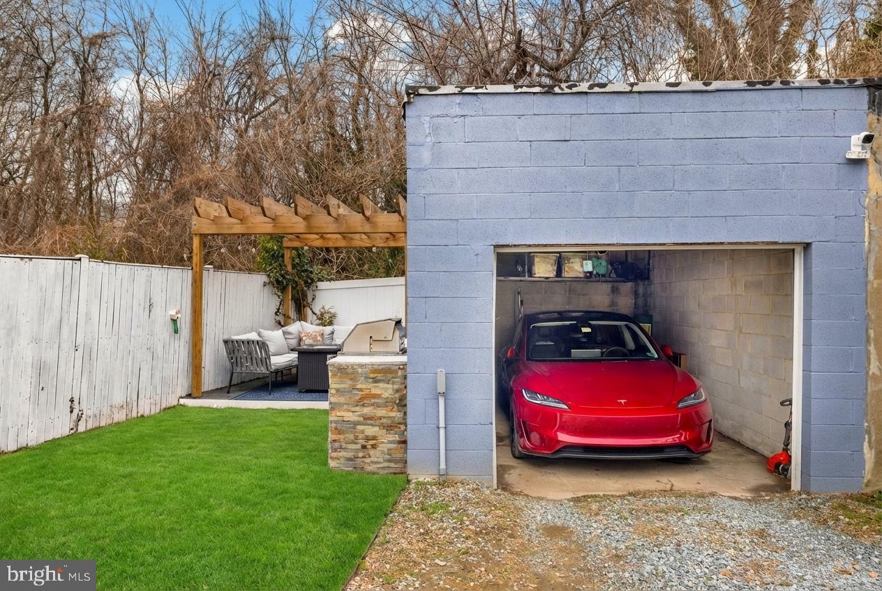 2205 E RANDOLPH AVE, ALEXANDRIA, Virginia 22301, 3 Bedrooms Bedrooms, ,2 BathroomsBathrooms,Residential,For sale,2205 E RANDOLPH AVE,VAAX2054788 MLS # VAAX2054788