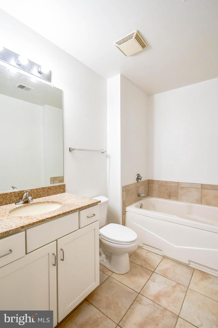 4490 MARKET COMMONS DR #302, FAIRFAX, Virginia 22033, 2 Bedrooms Bedrooms, ,2 BathroomsBathrooms,Residential,For sale,4490 MARKET COMMONS DR #302,VAFX2293868 MLS # VAFX2293868