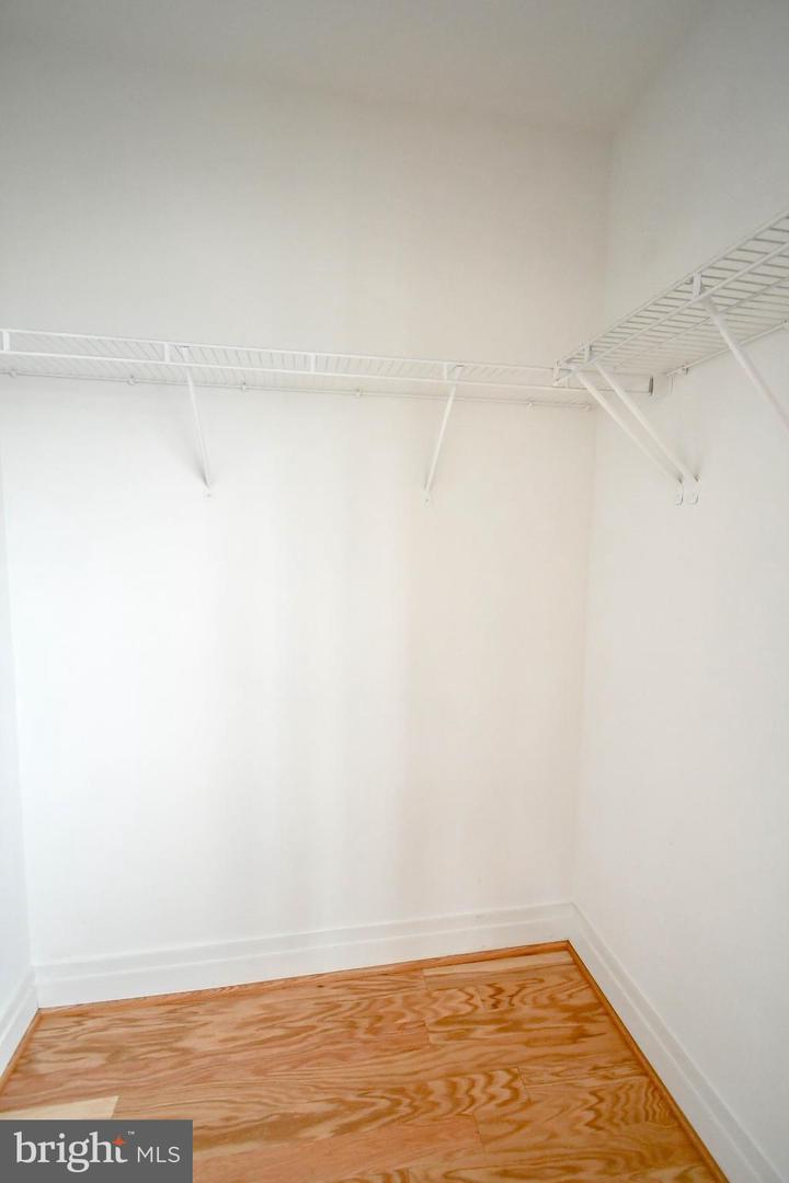 4490 MARKET COMMONS DR #302, FAIRFAX, Virginia 22033, 2 Bedrooms Bedrooms, ,2 BathroomsBathrooms,Residential,For sale,4490 MARKET COMMONS DR #302,VAFX2293868 MLS # VAFX2293868