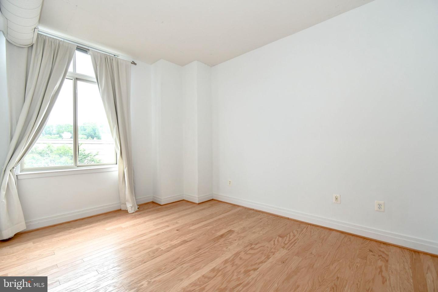 4490 MARKET COMMONS DR #302, FAIRFAX, Virginia 22033, 2 Bedrooms Bedrooms, ,2 BathroomsBathrooms,Residential,For sale,4490 MARKET COMMONS DR #302,VAFX2293868 MLS # VAFX2293868