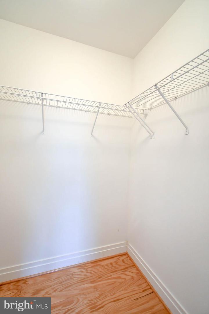 4490 MARKET COMMONS DR #302, FAIRFAX, Virginia 22033, 2 Bedrooms Bedrooms, ,2 BathroomsBathrooms,Residential,For sale,4490 MARKET COMMONS DR #302,VAFX2293868 MLS # VAFX2293868