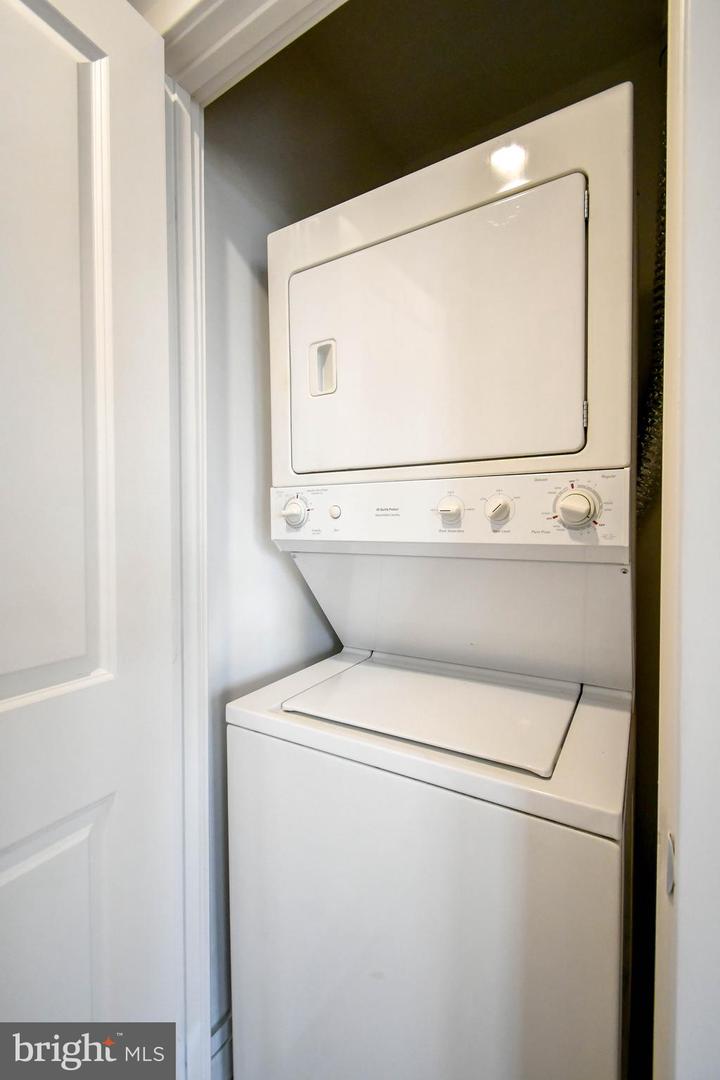 4490 MARKET COMMONS DR #302, FAIRFAX, Virginia 22033, 2 Bedrooms Bedrooms, ,2 BathroomsBathrooms,Residential,For sale,4490 MARKET COMMONS DR #302,VAFX2293868 MLS # VAFX2293868