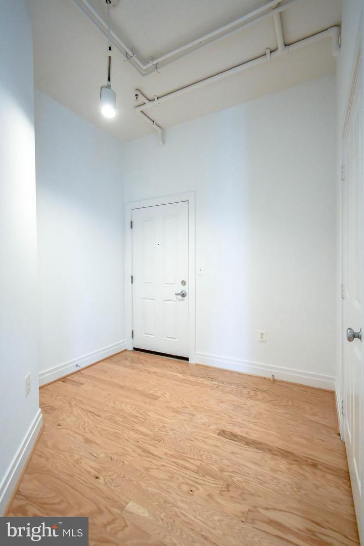 4490 MARKET COMMONS DR #302, FAIRFAX, Virginia 22033, 2 Bedrooms Bedrooms, ,2 BathroomsBathrooms,Residential,For sale,4490 MARKET COMMONS DR #302,VAFX2293868 MLS # VAFX2293868