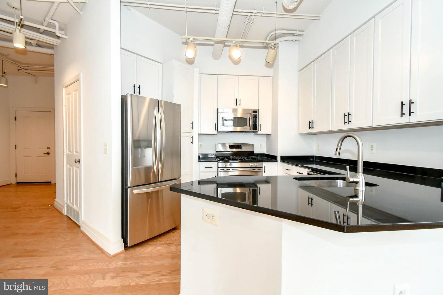 4490 MARKET COMMONS DR #302, FAIRFAX, Virginia 22033, 2 Bedrooms Bedrooms, ,2 BathroomsBathrooms,Residential,For sale,4490 MARKET COMMONS DR #302,VAFX2293868 MLS # VAFX2293868