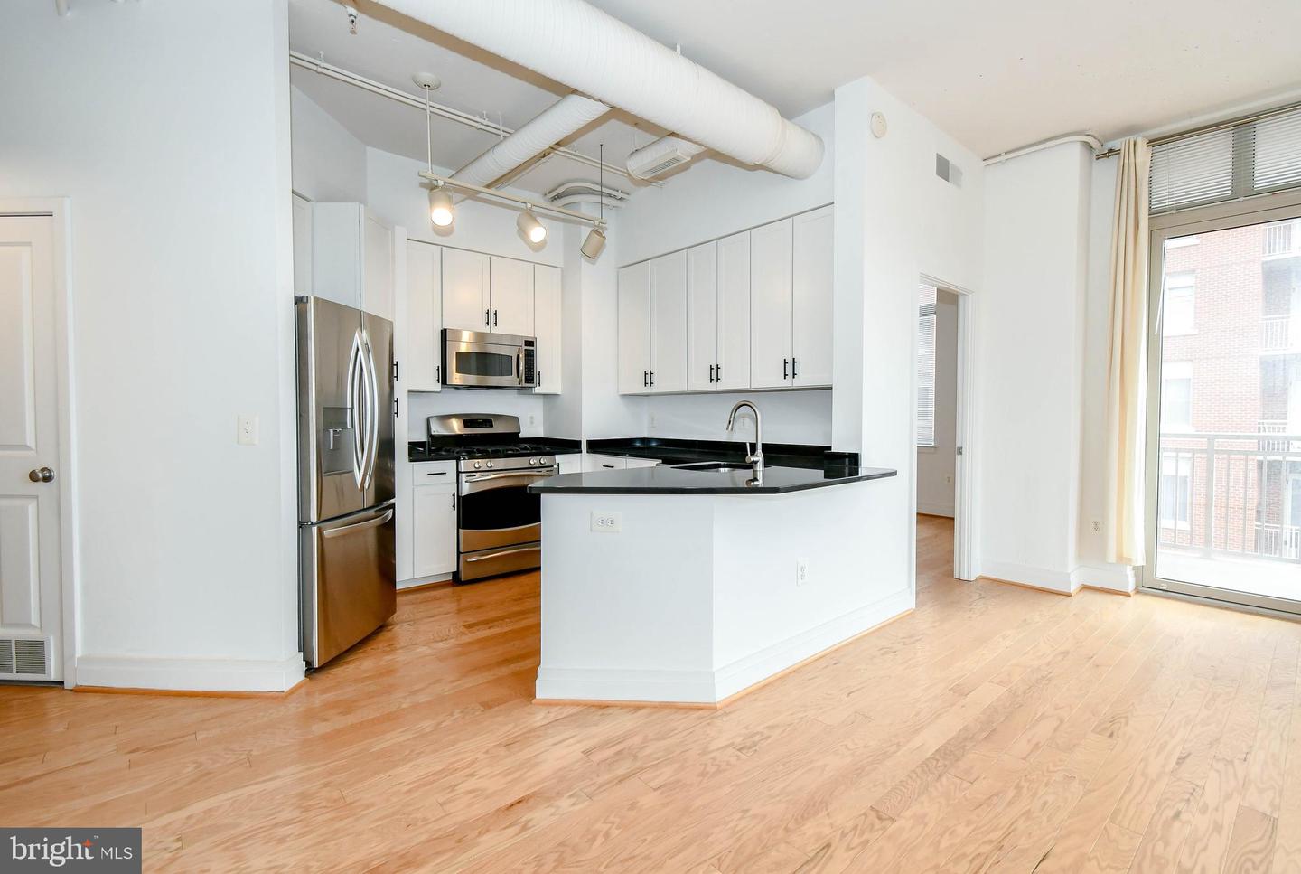 4490 MARKET COMMONS DR #302, FAIRFAX, Virginia 22033, 2 Bedrooms Bedrooms, ,2 BathroomsBathrooms,Residential,For sale,4490 MARKET COMMONS DR #302,VAFX2293868 MLS # VAFX2293868