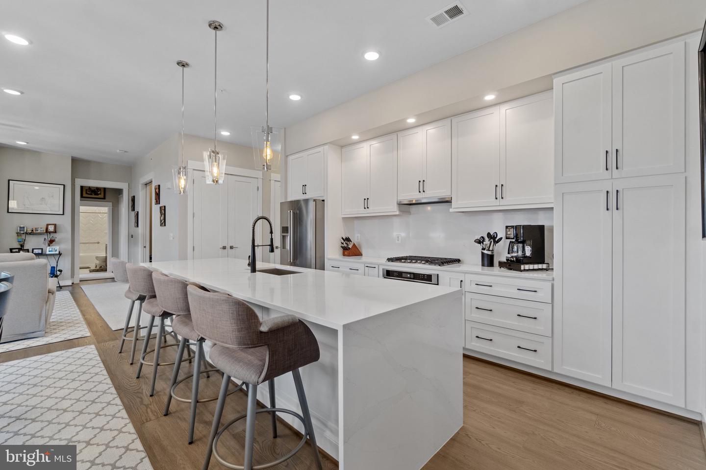 5 STATIONMASTER ST SE #400, LEESBURG, Virginia 20175, 2 Bedrooms Bedrooms, ,2 BathroomsBathrooms,Residential,For sale,5 STATIONMASTER ST SE #400,VALO2117286 MLS # VALO2117286