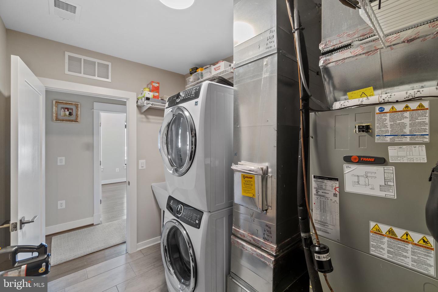 5 STATIONMASTER ST SE #400, LEESBURG, Virginia 20175, 2 Bedrooms Bedrooms, ,2 BathroomsBathrooms,Residential,For sale,5 STATIONMASTER ST SE #400,VALO2117286 MLS # VALO2117286