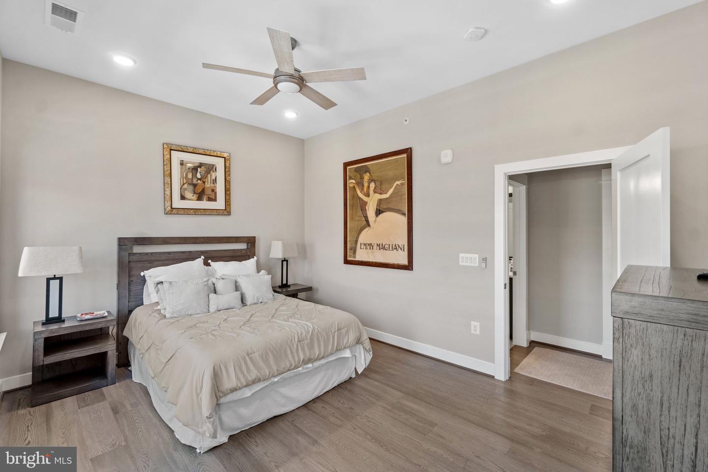 5 STATIONMASTER ST SE #400, LEESBURG, Virginia 20175, 2 Bedrooms Bedrooms, ,2 BathroomsBathrooms,Residential,For sale,5 STATIONMASTER ST SE #400,VALO2117286 MLS # VALO2117286